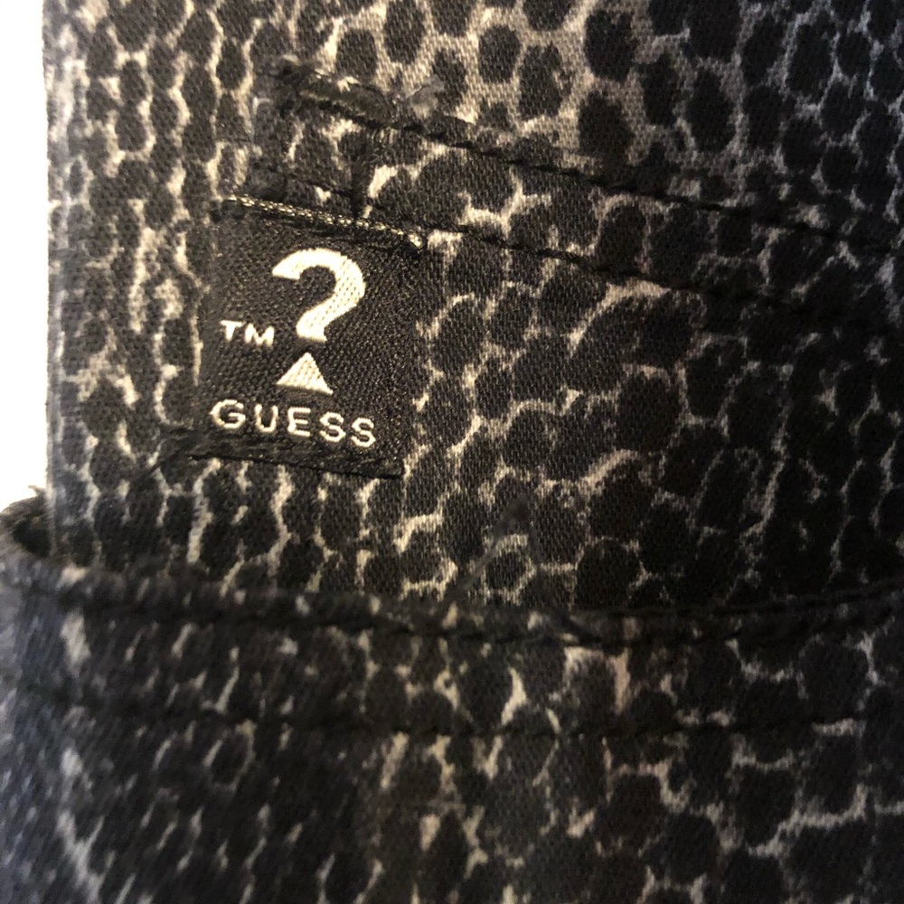 GUESS High Rise Sneak Print Skinny Jeans - Picture 6 of 8
